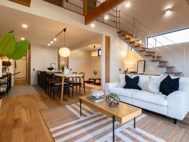 吹き抜けリビング
建築コスト削減
広いLDK
暖房器具
火事リスク